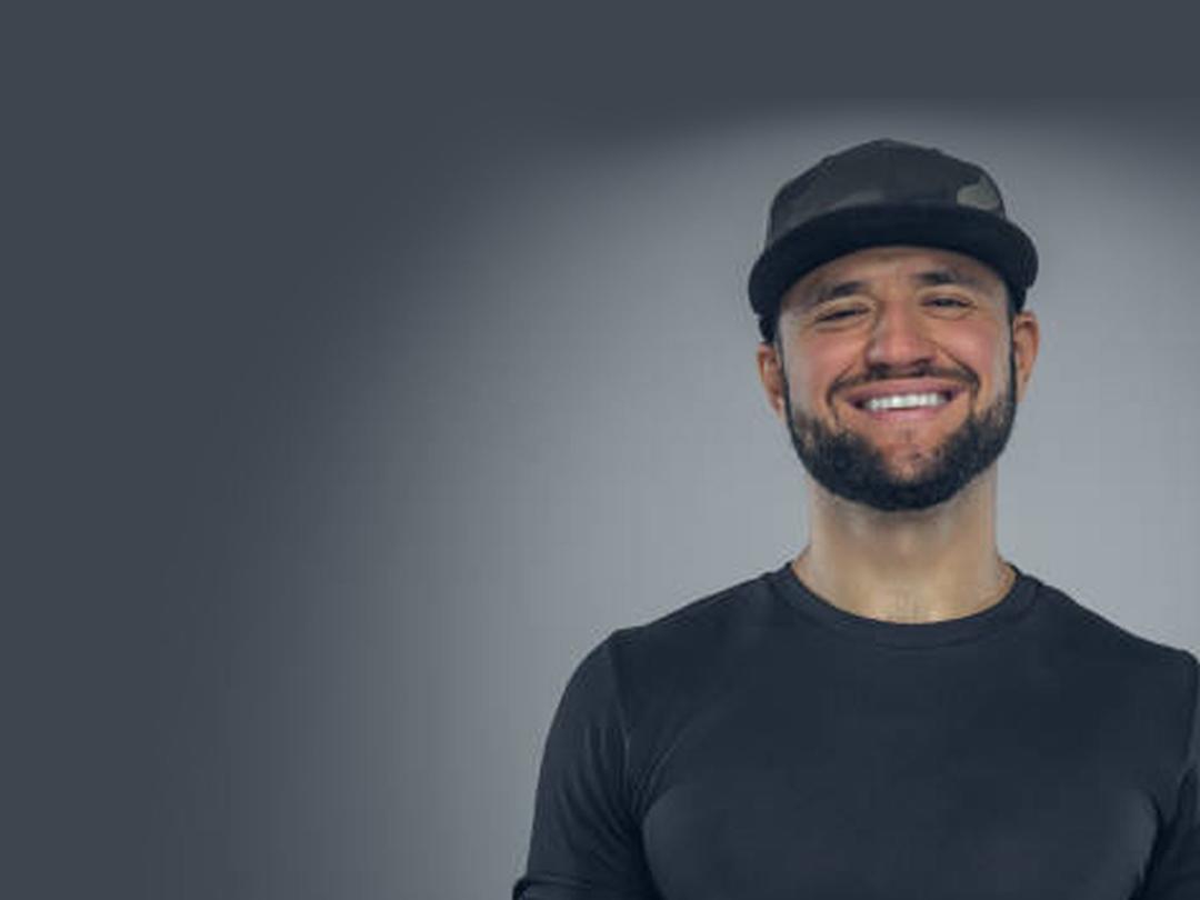 men-laser-cap-header-tablet